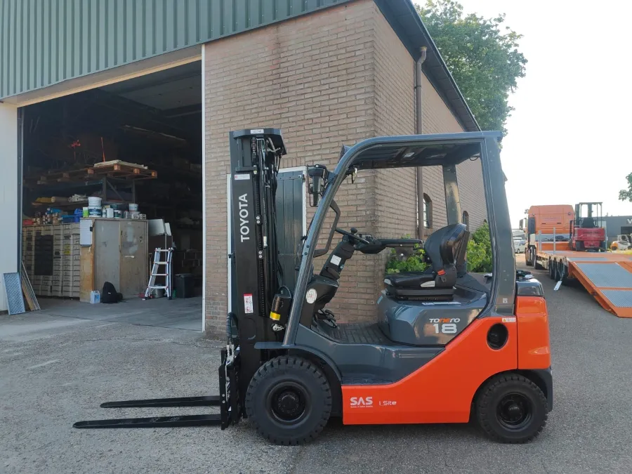 Vollebregt Vorkheftrucks 11680