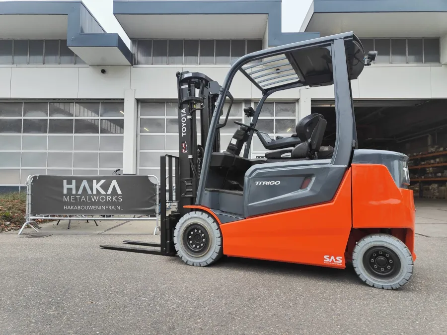 Vollebregt Vorkheftrucks 11680