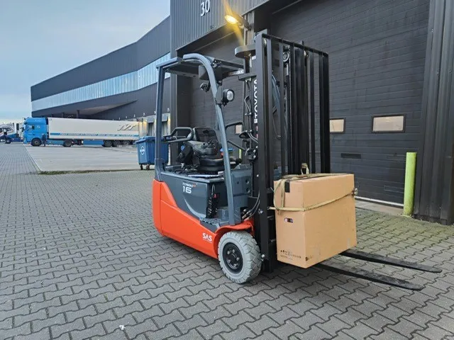 Vollebregt Vorkheftrucks 11680