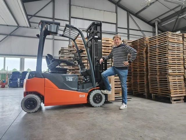Vollebregt Vorkheftrucks 11680
