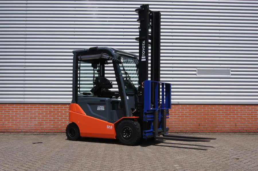 Vollebregt Vorkheftrucks 11680