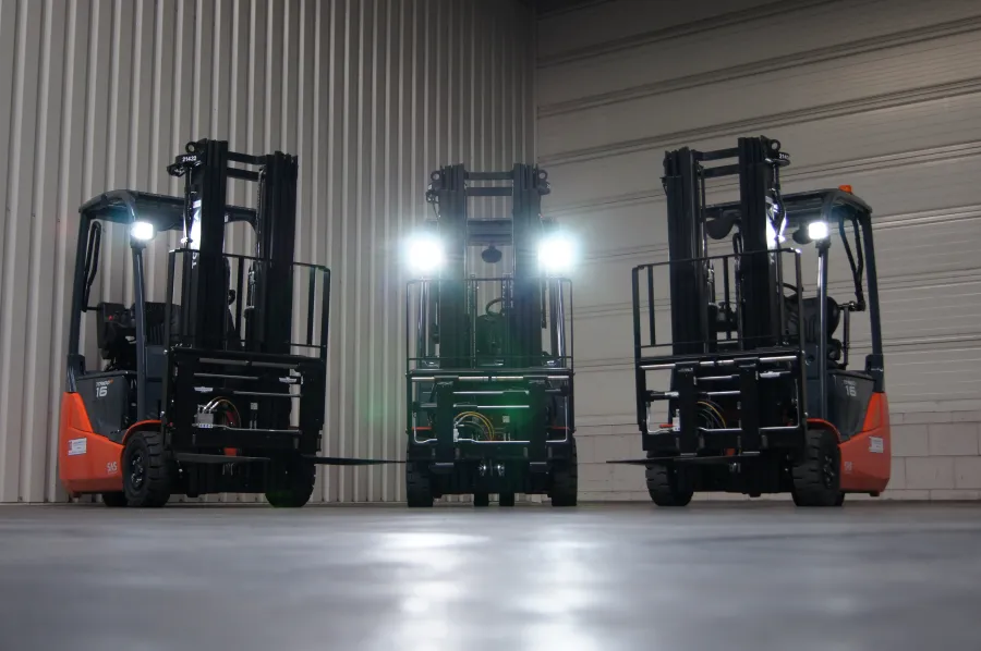 Vollebregt Vorkheftrucks 11680