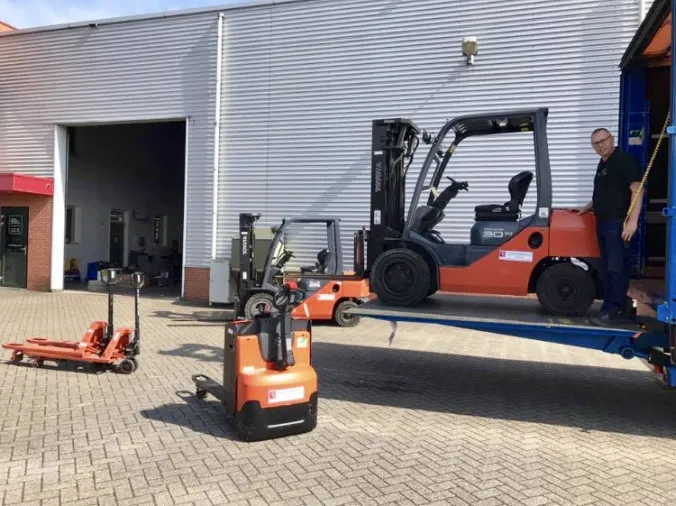 Vollebregt Vorkheftrucks 11680
