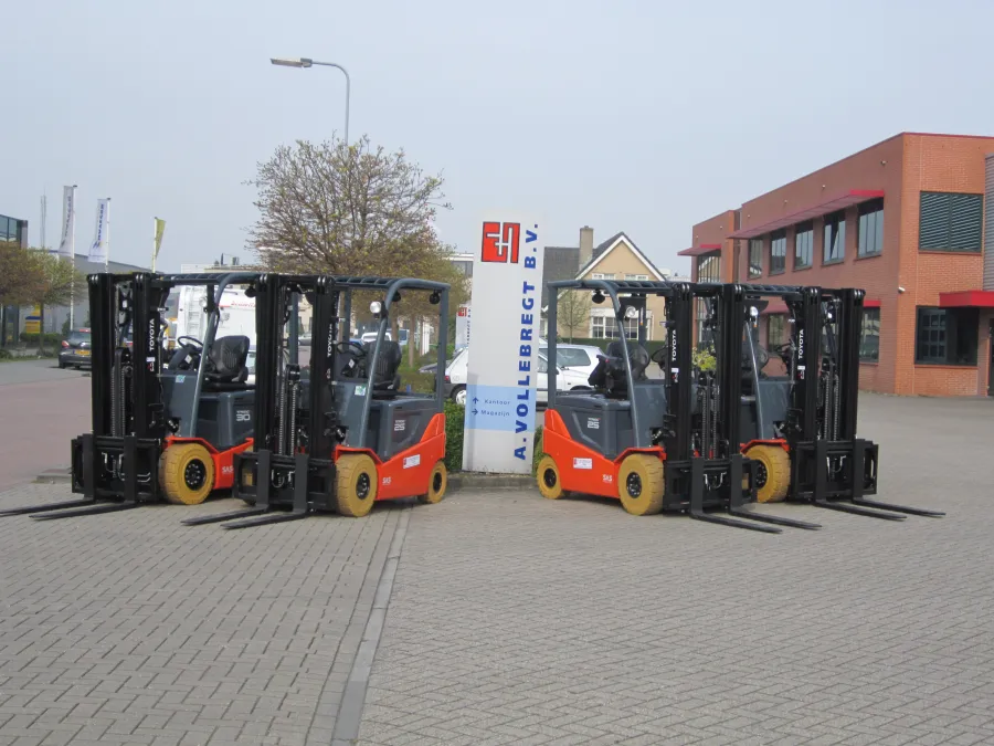 Vollebregt Vorkheftrucks 11680