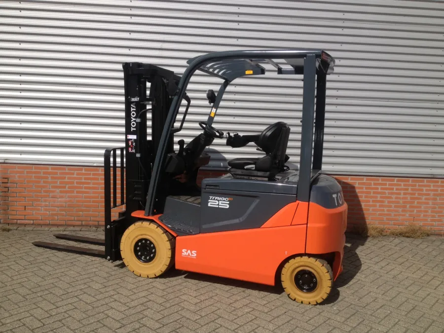 Vollebregt Vorkheftrucks 11680