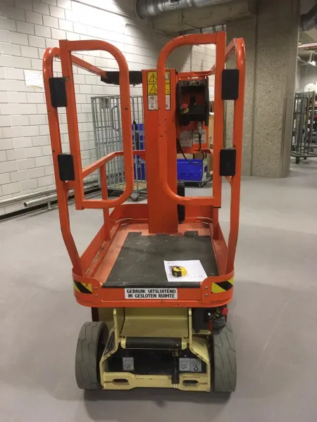 JLG - 1230ES