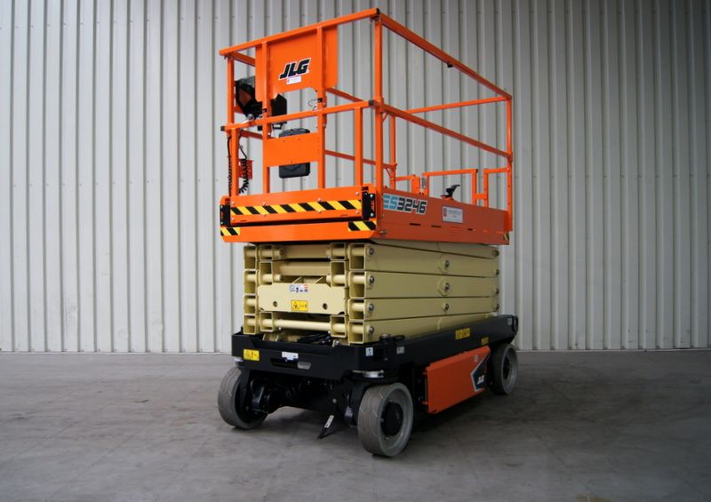 JLG - 3246ES