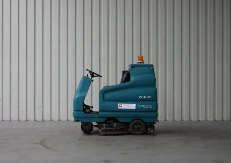 Tennant - 7100D